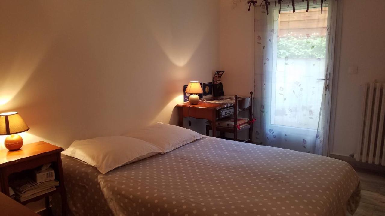Chambre Avec Jardin Pierre Curie Bry-sur-Marne Luaran gambar