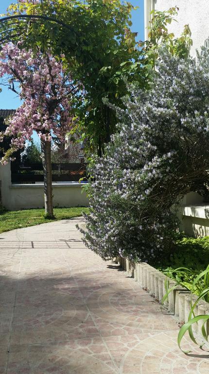 Chambre Avec Jardin Pierre Curie Bry-sur-Marne Luaran gambar