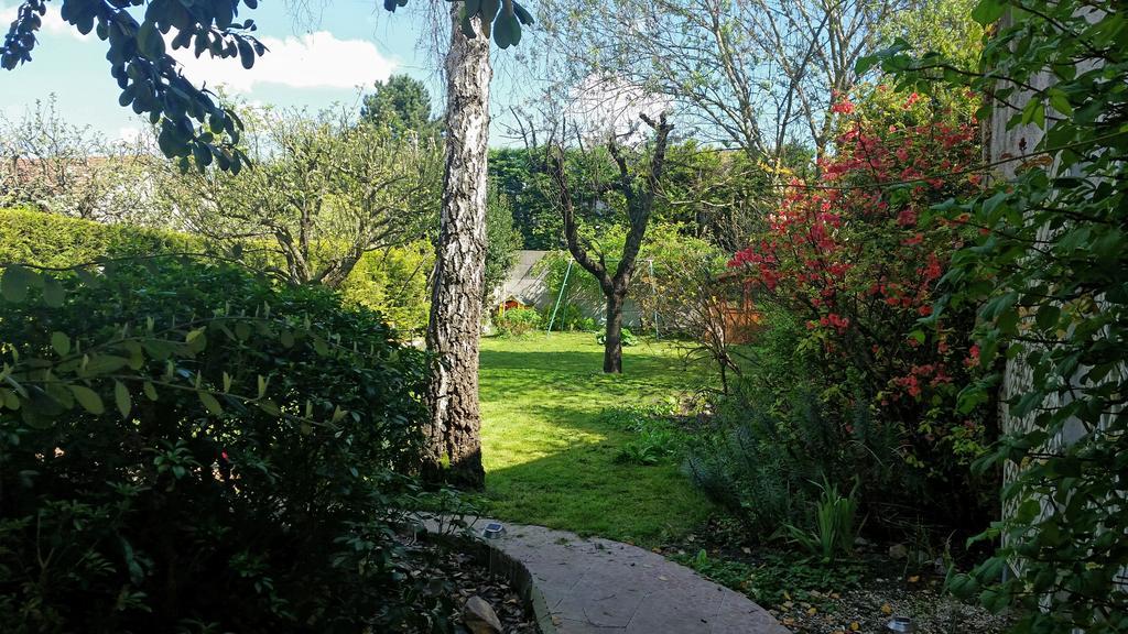 Chambre Avec Jardin Pierre Curie Bry-sur-Marne Luaran gambar